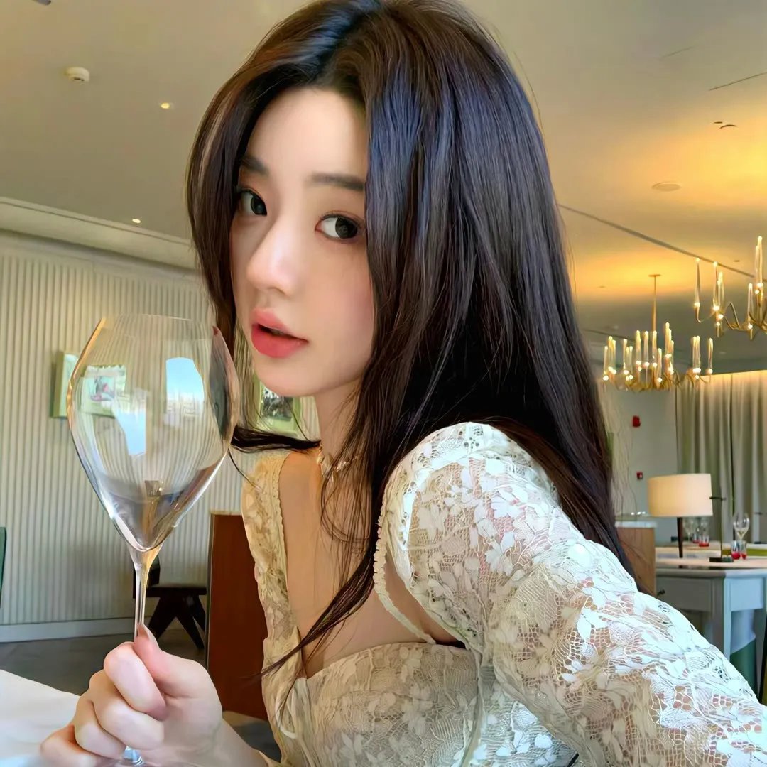 关于莉莉周的一切